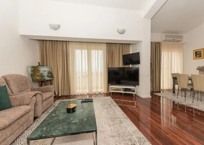 Filipovic マカルスカ