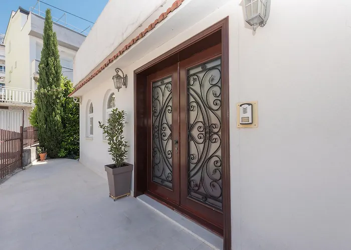 Filipovic Daire Makarska